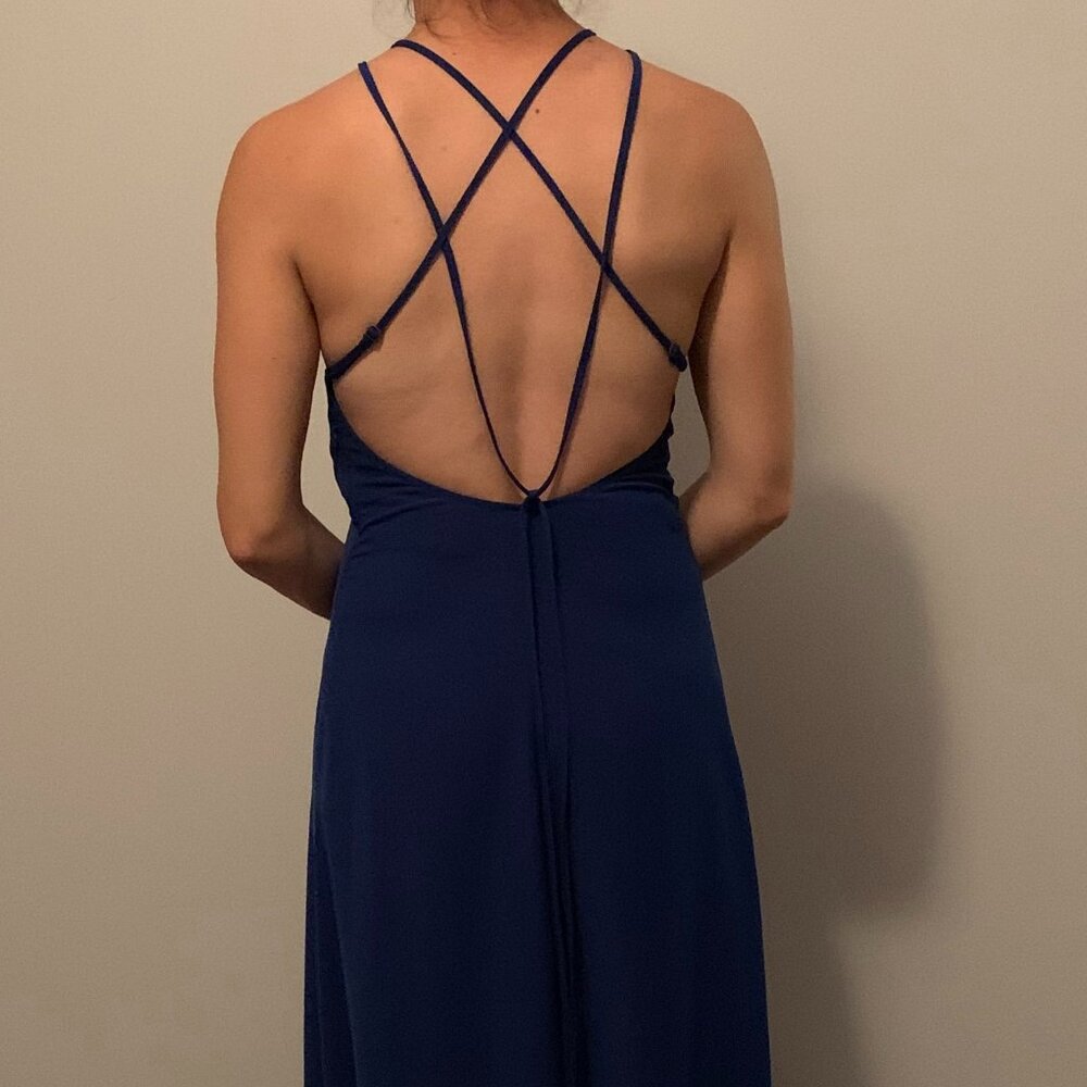 Backless blue gown - Picture 2 of 3